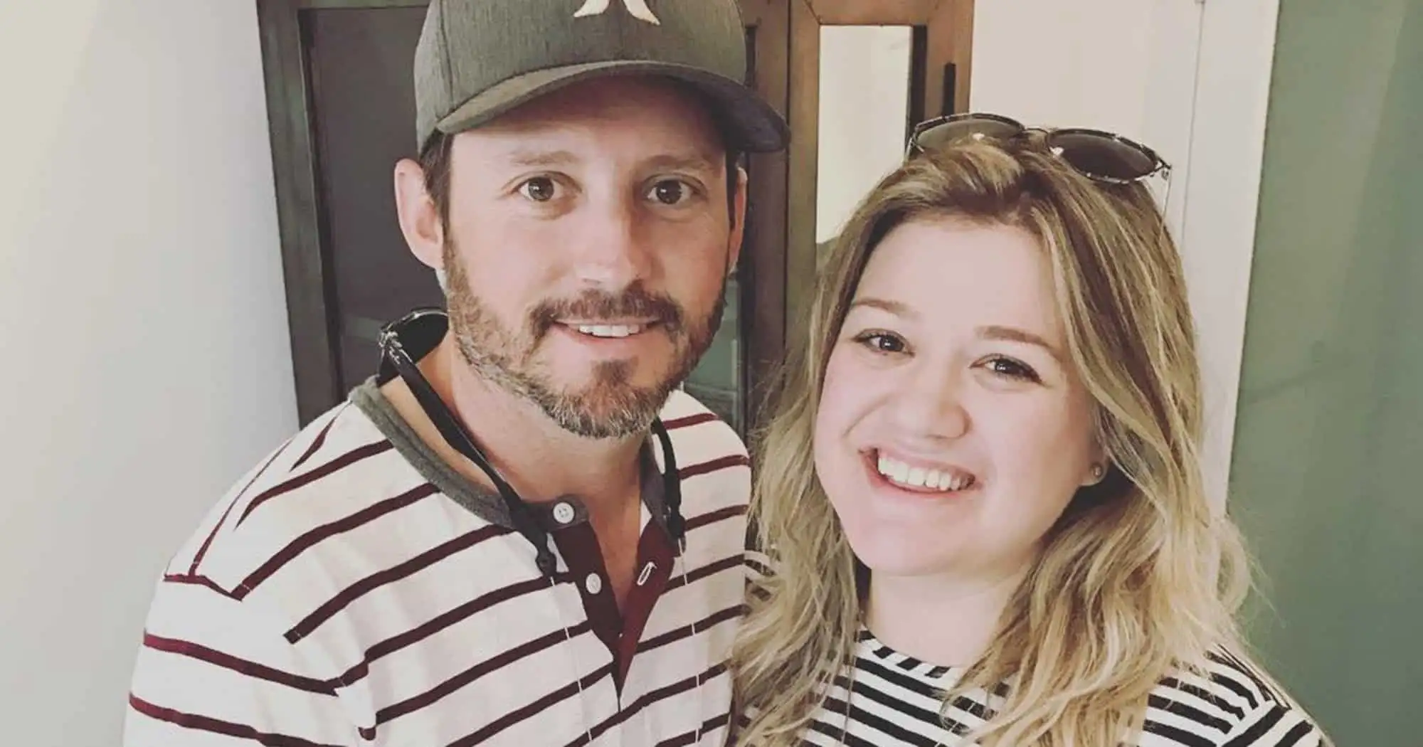 Um dia após Kelly Clarkson cancelar shows, família anuncia morte do ex-marido Brandon Blackstock