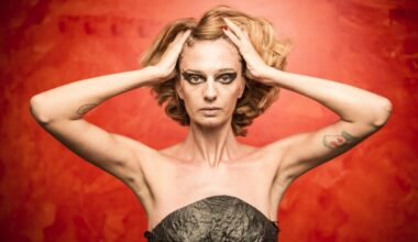 Livro mostra como Letícia Novaes calou os machistas com saga do consagrador disco solo ‘Letrux em noite de climão’ | Blog do Mauro Ferreira