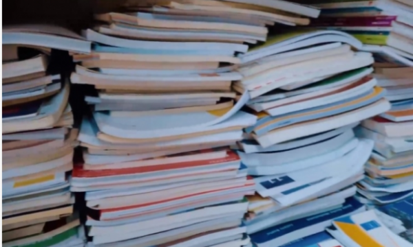 Faltam duas semanas para o início do novo ano letivo - O pedido de subsídio para livros didáticos ainda não foi aberto, o Ministério está em silêncio