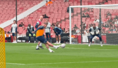 Gyokeres marcou um golo no treino e Rio Ferdinand não perdoou