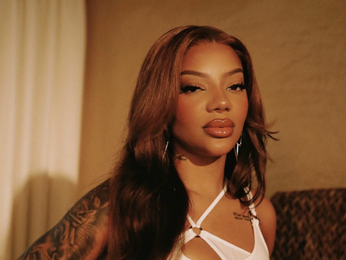 "CAM GIRL" é aclamado pelo BET: "apenas duas vencedoras do Grammy poderiam fazer isso"