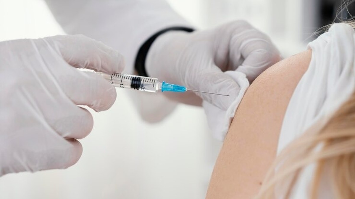 Vacina contra herpes-zóster reduz o risco de ataque cardíaco e AVC, mostra novo estudo