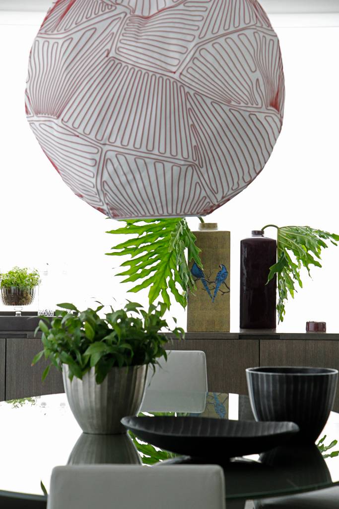 Mesma planta, duas decorações: veja apês iguais mas totalmente diferentes. Projeto de Patricia Penna.