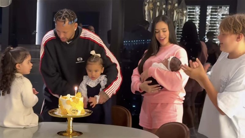 Bruna Biancardi mostra o bolo de mesversário da filha caçula, Mel