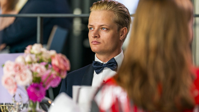 Filho de princesa herdeira da Noruega acusado de quatro violações