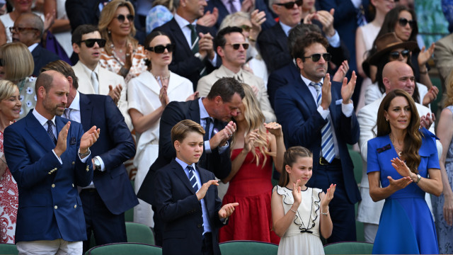 Príncipe George e princesa Charlotte fazem aparição surpresa em Wimbledon