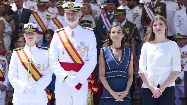 Felipe VI, Letizia e Sofía reúnem para apoiar Leonor em data importante