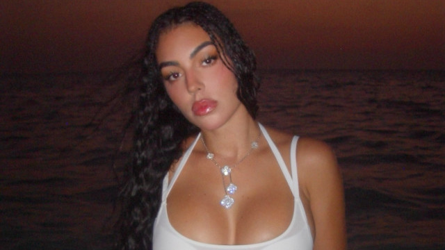 As imagens (muito sensuais) de Georgina Rodríguez após noivado