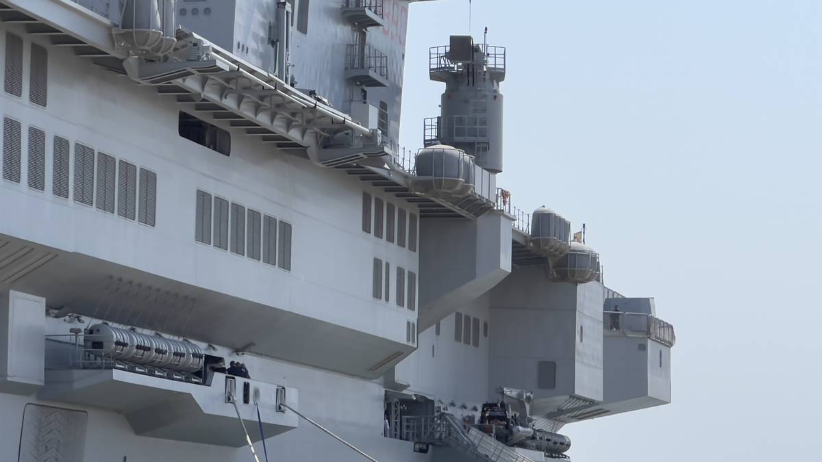 navio de guerra italiano trieste