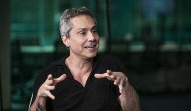 'Tenho vários resquícios, perdi a virgindade na zona'
