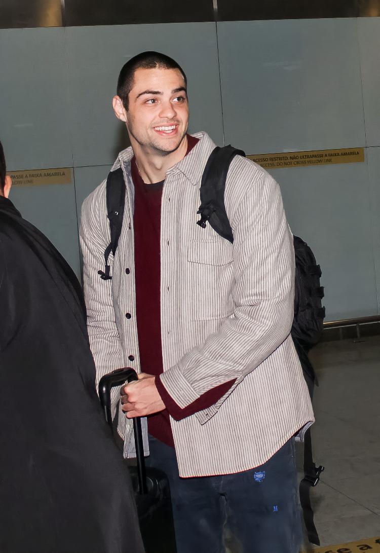 Noah Centineo chegando ao Brasil para a CCXP