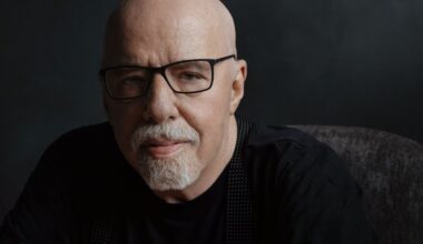 Por que Paulo Coelho não escreveria livro sobre relação com Raul Seixas