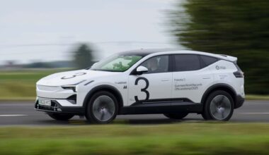 SUV elétrico quebra recorde mundial com 925 km de autonomia