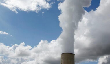Poluição atmosférica agrava declínio cognitivo e risco de enfarte, revelam estudos europeus