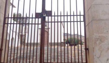 Casa do Bispo ao abandono preserva apenas brasão da história (com fotos)