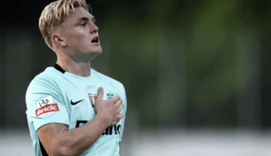"Harder? Fiquei surpreendido, o Milan passou de Hojlund para Vlahovic..."