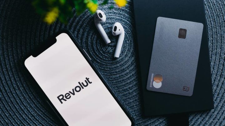 RevolutRevolut com IBAN PT50... e já se conhecem os próximos digitos