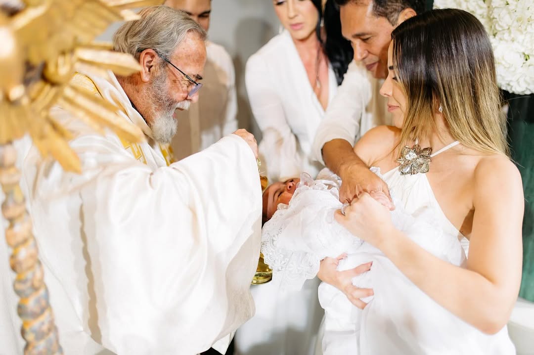 Batizado de Clara Camargo - Foto: @thailazarinifotografia 