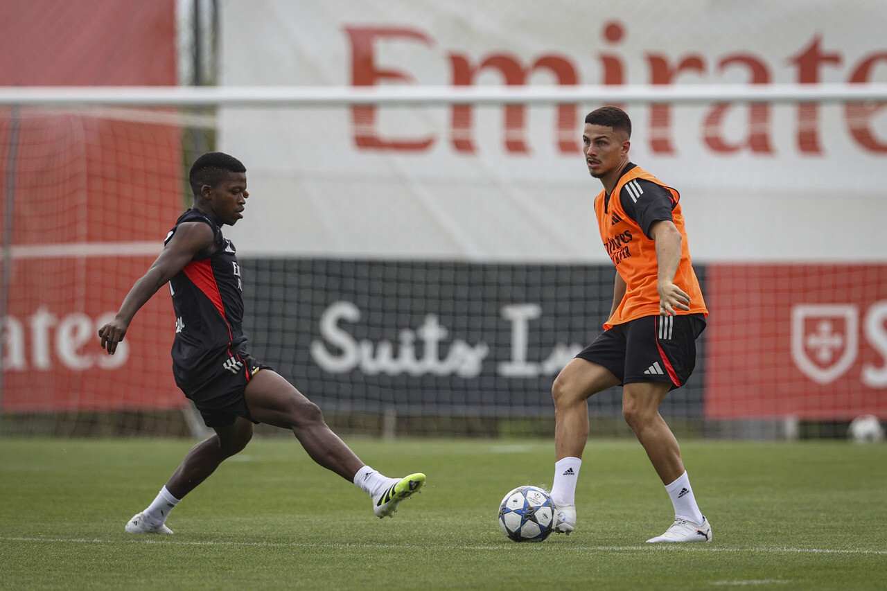 Florentino e Tiago Gouveia marcam presença no treino do Benfica