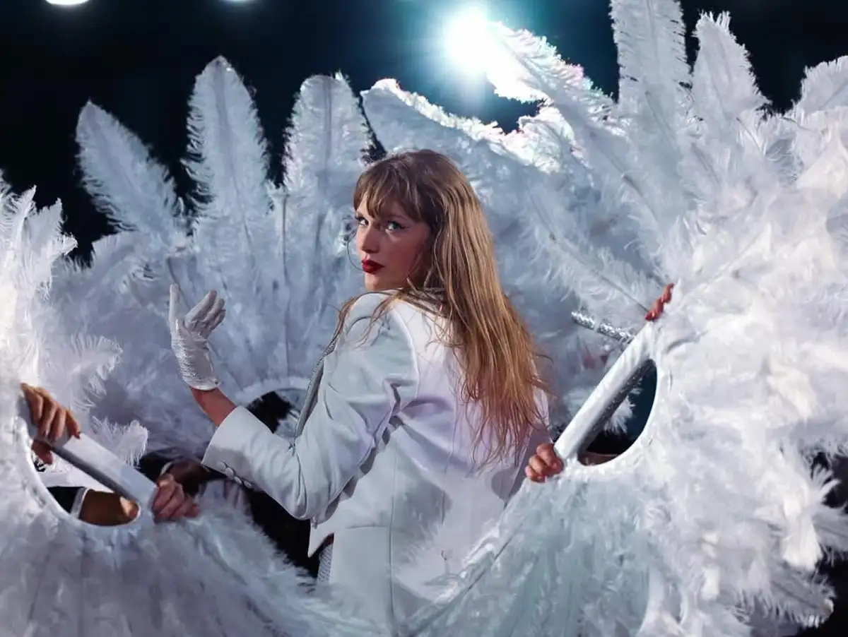 Taylor Swift está dando pistas de que cantará no Super Bowl?