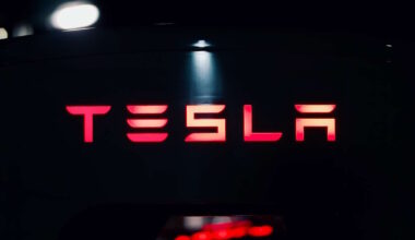 Posto de carregamento da Tesla em Fátima alvo de vandalismo