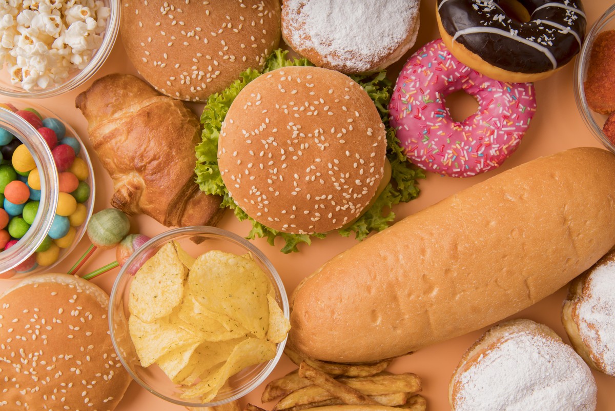 Alimentos ultraprocessados podem afetar humor e aumentar risco de depressão; entenda