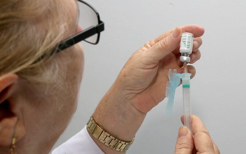 Vacina contra herpes-zóster pode reduzir risco de infarto e AVC, diz estudo