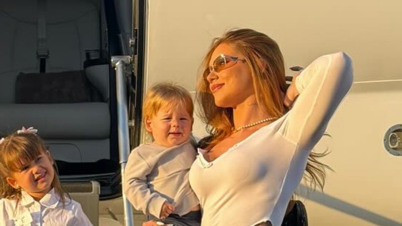 Virginia Fonseca posa com os filhos antes de viagem em jatinho: 'Leve e feliz!'