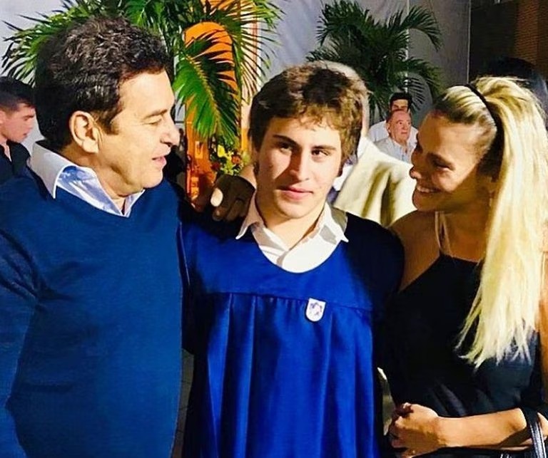 Marcos Frota e Carolina Dieckmann são pais de Davi e se continuam amigos após o fim do casamento 