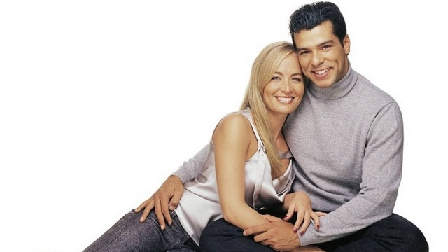 Angélica e Maurício Mattar começaram a namorar em janeiro de 1998. O relacionamento foi marcado por idas e vindas, com rumores de traição. Eles ficaram juntos até novembro de 2003 — Foto: Divulgação