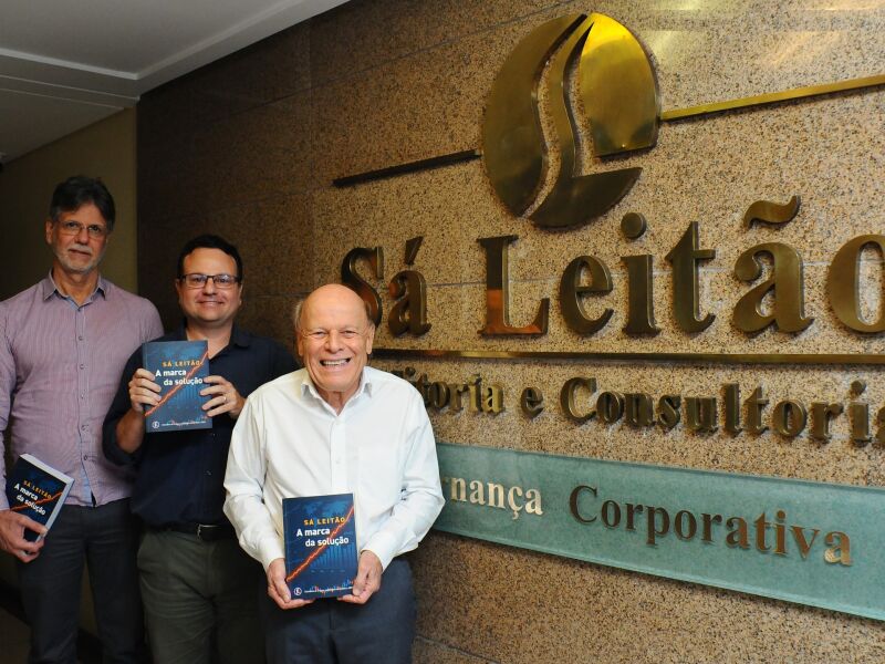 Sá Leitão celebra 35 anos com novo livro