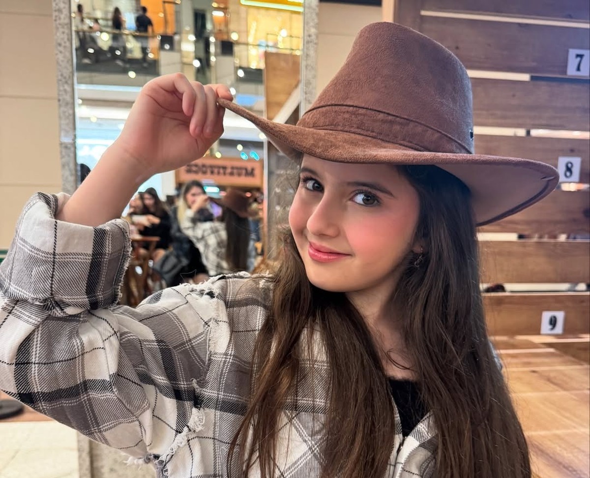 conheça a atriz mirim que fará a personagem de Isabelle Drummond na infância