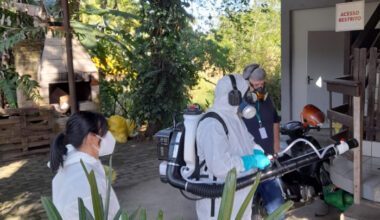 Saúde de Timbó retoma ações preventivas contra a dengue com aplicação de inseticida