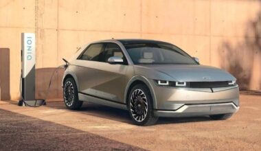 Um elétrico poupa até 1600 euros por ano em comparação com os híbridos plug-in