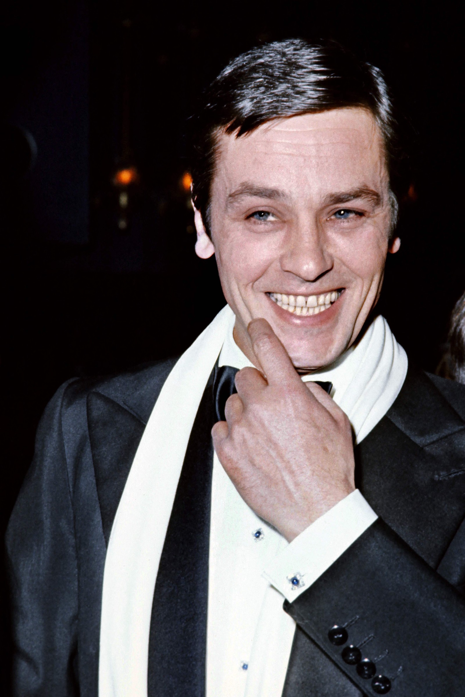 Alain Delon em 1976 durante evento de gala no Cassino Ruhl, em Nice, na França — Foto: AFP