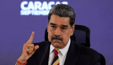 Maduro diz que 4.200 soldados americanos estão prontos para invadir a Venezuela
