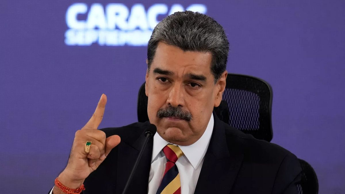 Maduro diz que 4.200 soldados americanos estão prontos para invadir a Venezuela