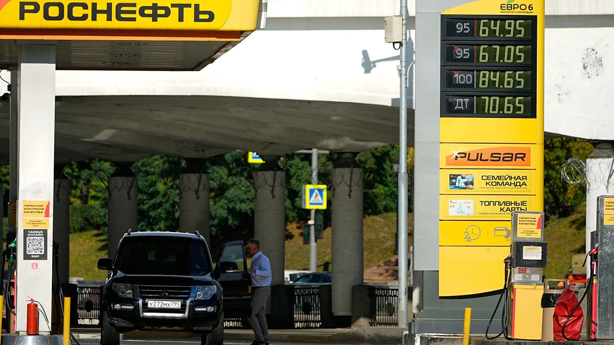 Ucrânia "acertou em cheio" com ataques à indústria petrolífera russa, diz economista