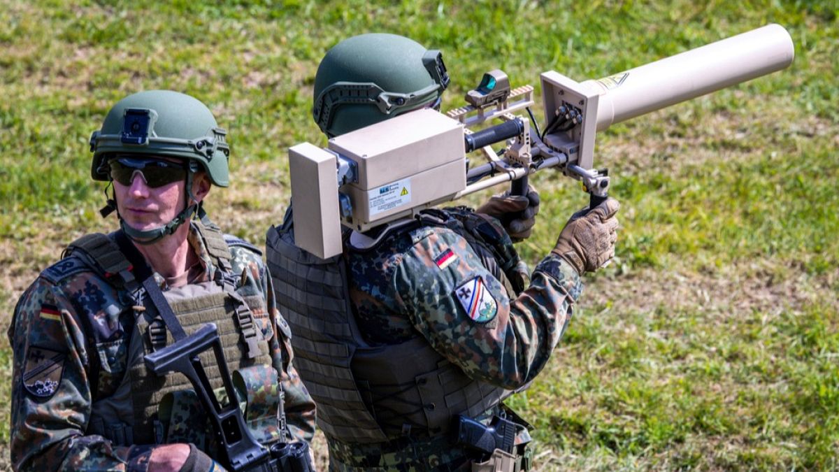 Drones espiões russos sobrevoam Alemanha: por que razão não podem ser abatidos pelas forças armadas?