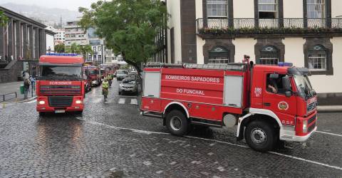 Incêndio urbano deflagrou em cabo de eletricidade no Funchal