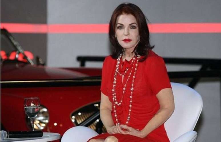 Priscilla Presley não aprovava casamento da filha, Lisa Marie Presley, com Michael Jackson.