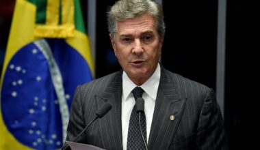 TV de Collor cumpre decisão do STF e deixa sinal da Globo - 27/09/2025 - Outro Canal