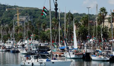Condições meteorológicas obrigam flotilha humanitária a voltar para trás