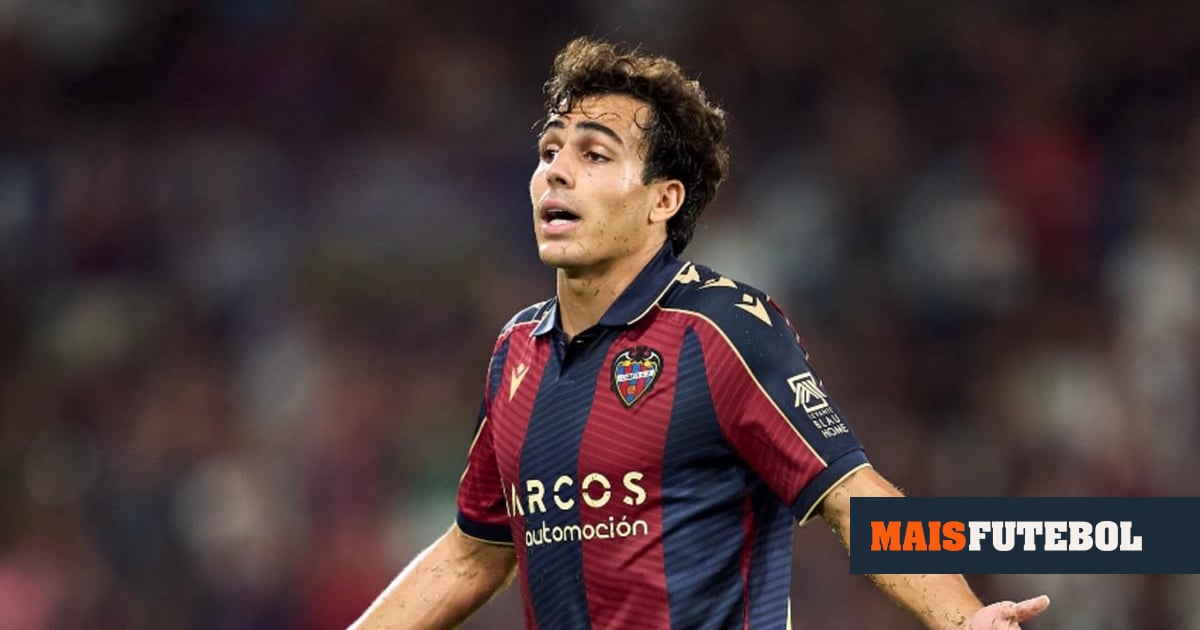Presidente do Levante admite negociações com o Benfica por Carlos Álvarez