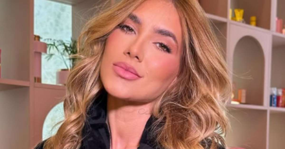 Sem Vini Jr., Virginia Fonseca exibe barriga trincada em passeio de barco em Marbella, na Espanha