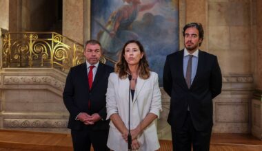 Governo deverá alargar o reagrupamento familiar, segundo IL e Chega: lei de estrangeiros e outros temas na mesa de negociações
