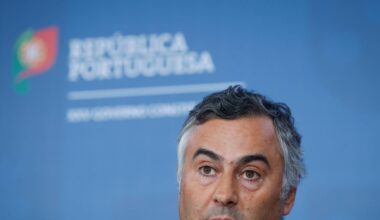 Governo contraria versão de reitor do Porto para aceitar entradas ilegais em Medicina