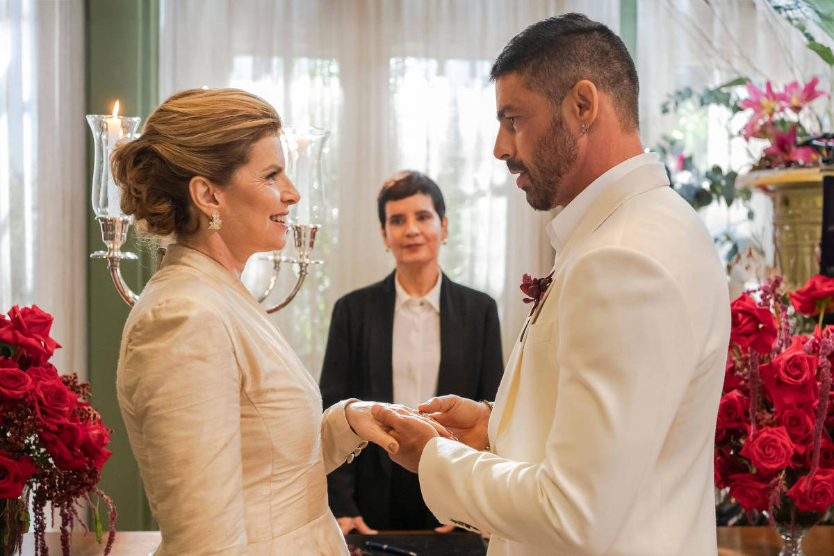 'Vale Tudo': Casamento de Odete e Cesar tem clima tenso - 05/09/2025 - Televisão