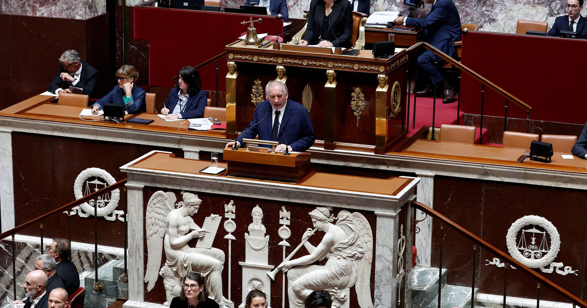 Governo de França caiu: parlamento francês chumba moção de confiança