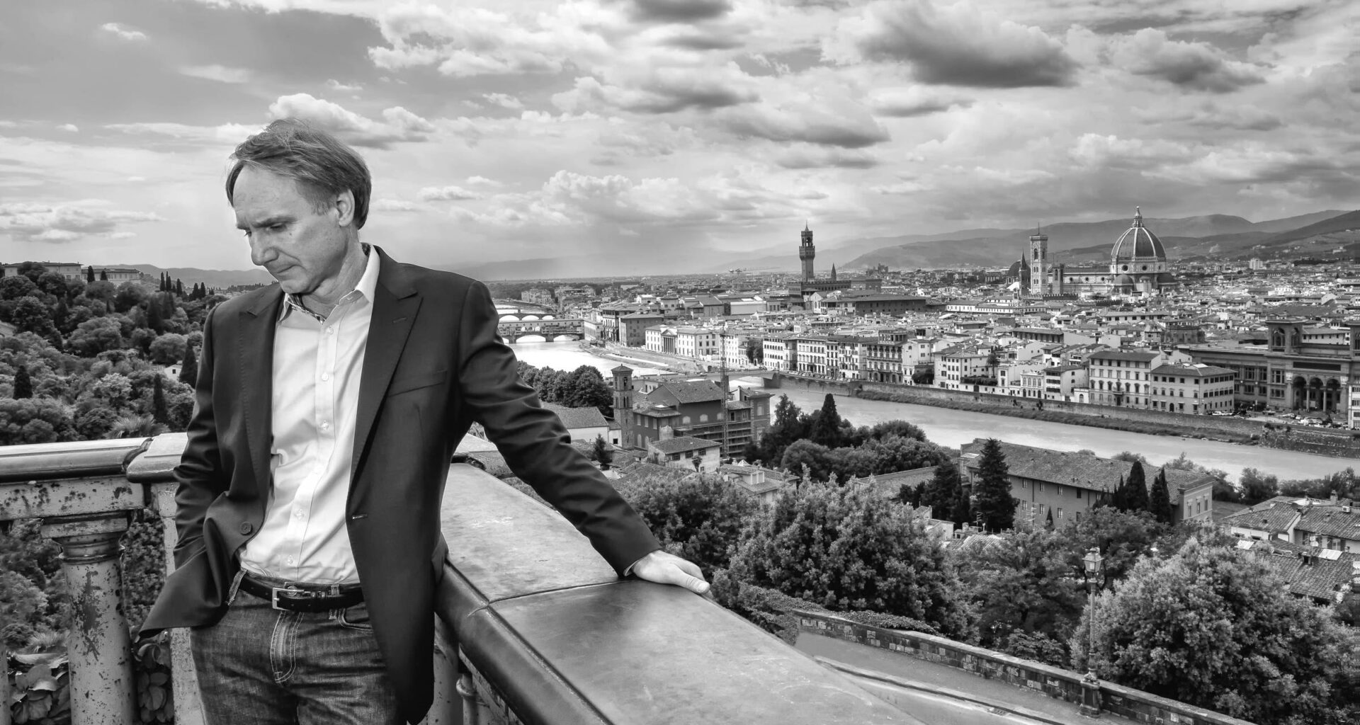 Dan Brown diz ser como Taylor Swift ao publicar novo livro - 09/09/2025 - Ilustrada